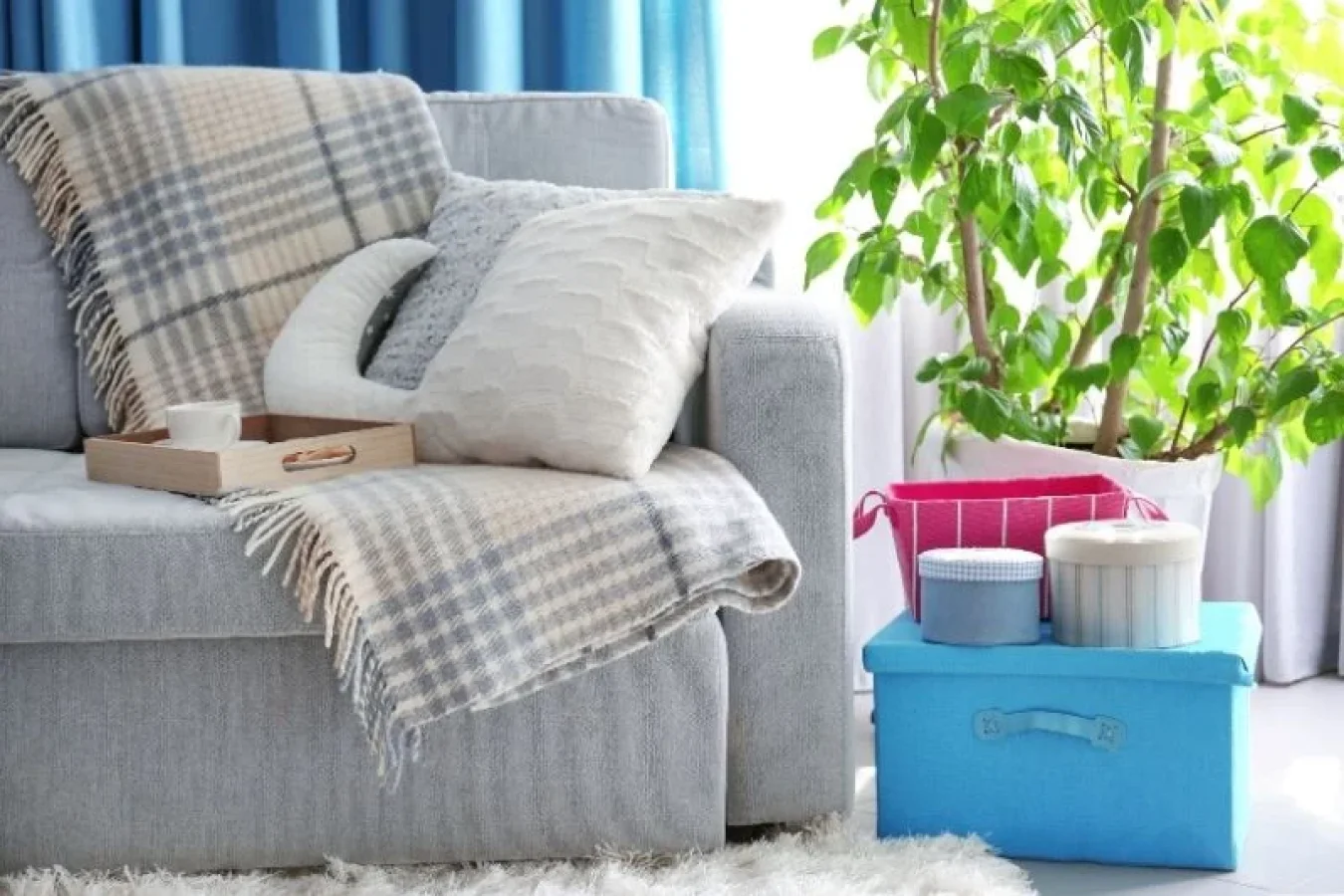 Yastık ve Battaniyelerle Yapabileceğiniz Şık Dekorasyon Fikirleri: 5 Pratik İpucu