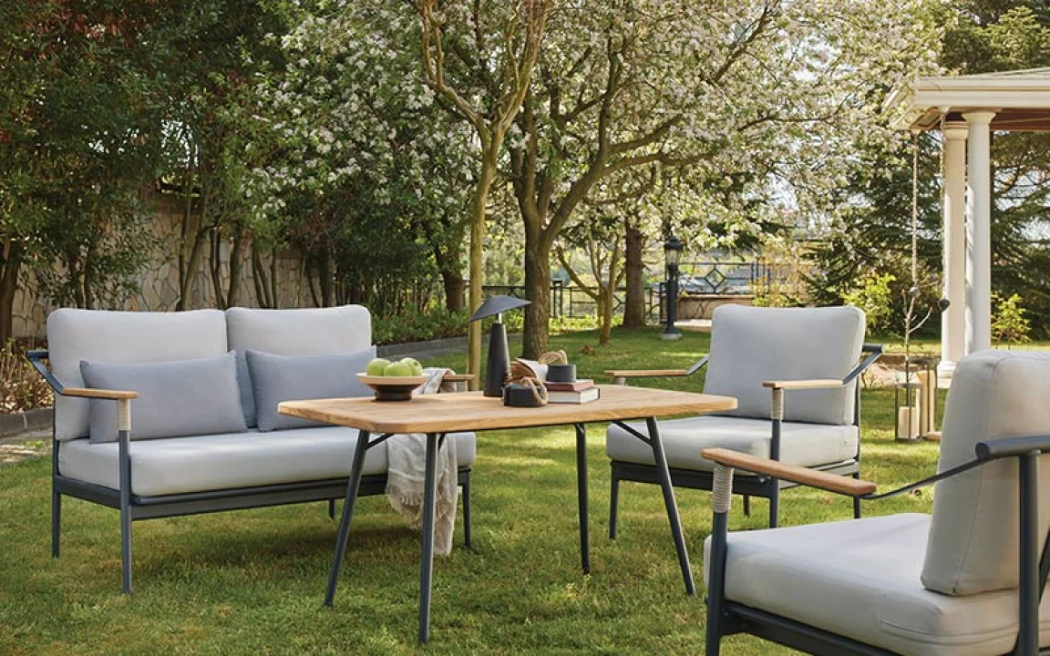 Dört Mevsim Kullanıma Uygun Bahçe Mobilyaları Nasıl Seçilir?